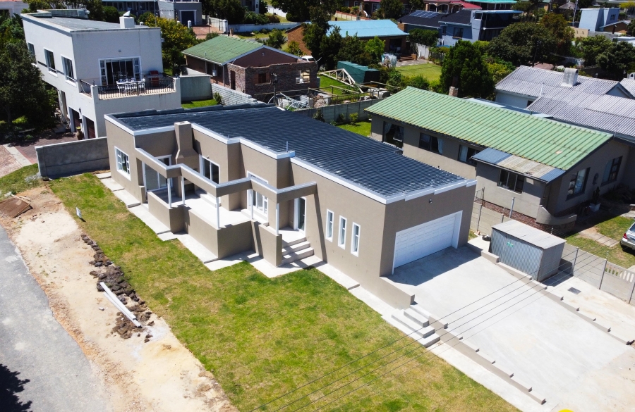 3 Bedroom Property for Sale in Palmiet Western Cape